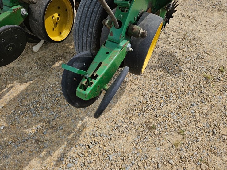 john-deere-7200-image-30