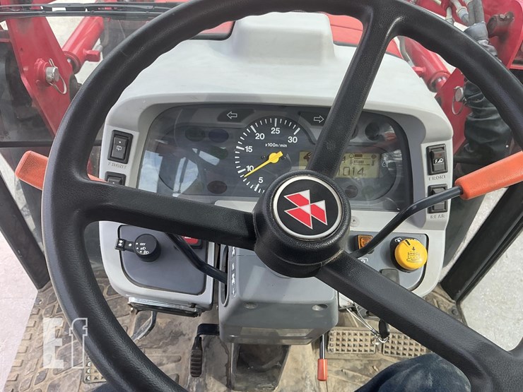 2015-massey-ferguson-1552-image-16