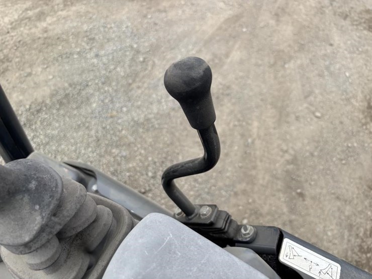2016-deere-17g-image-33