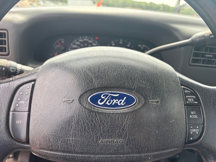 2004-ford-f350-image-35