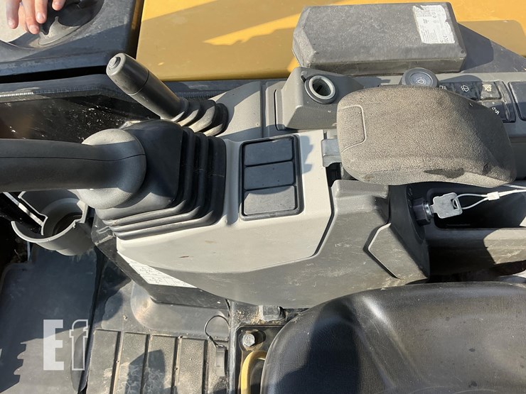 2022-caterpillar-303.5cr-image-16