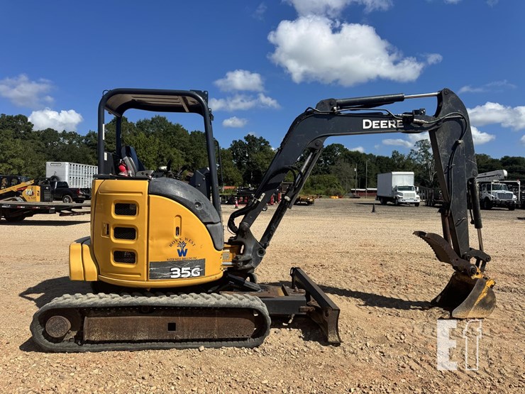 2018-deere-35g-image-10
