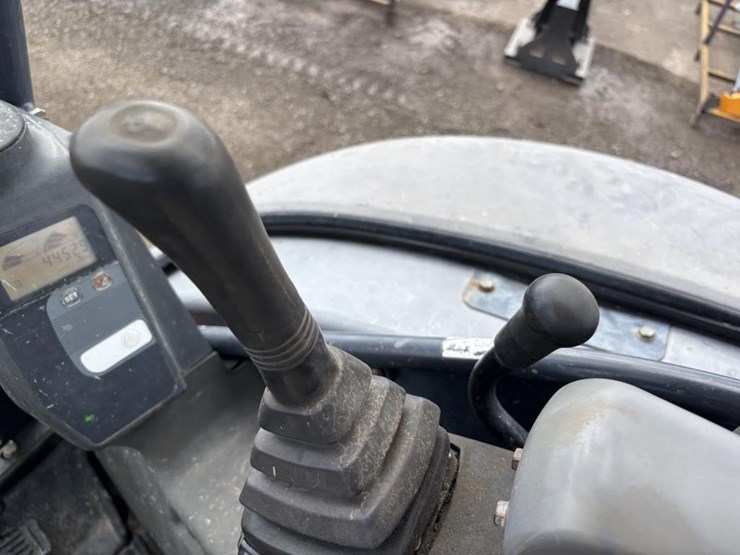 deere-27d-image-36