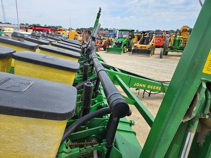 john-deere-7200-image-17