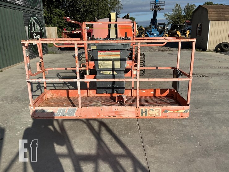 2021-jlg-400s-image-9