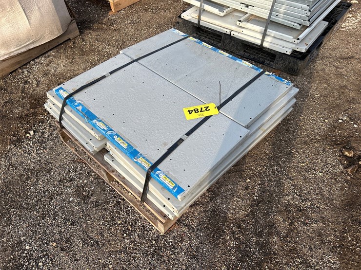 #2784-•-pallet-of-approx-18"x36"-metal-shelving-image-2