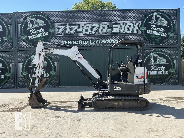 2015-bobcat-e32-image-1