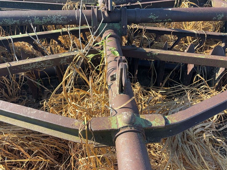 john-deere-11-image-13