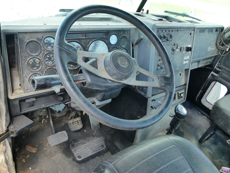 2000-mack-ch612-image-11