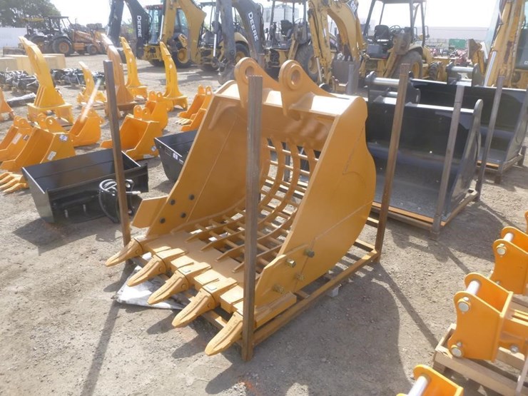 caterpillar-320-image-1