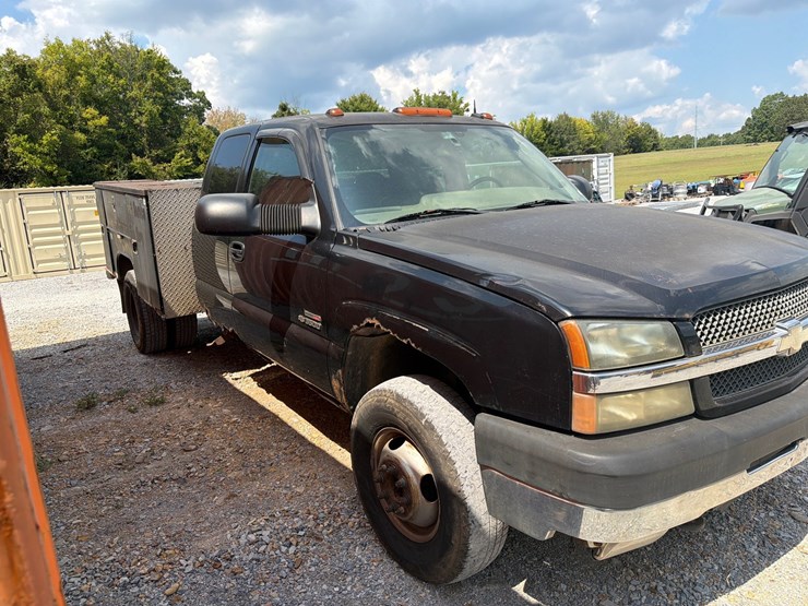 2004-chevrolet-3500-image-7