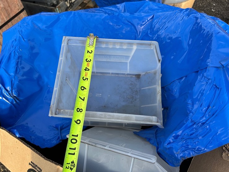 #2786-•-box-of-hardware-bins-image-4