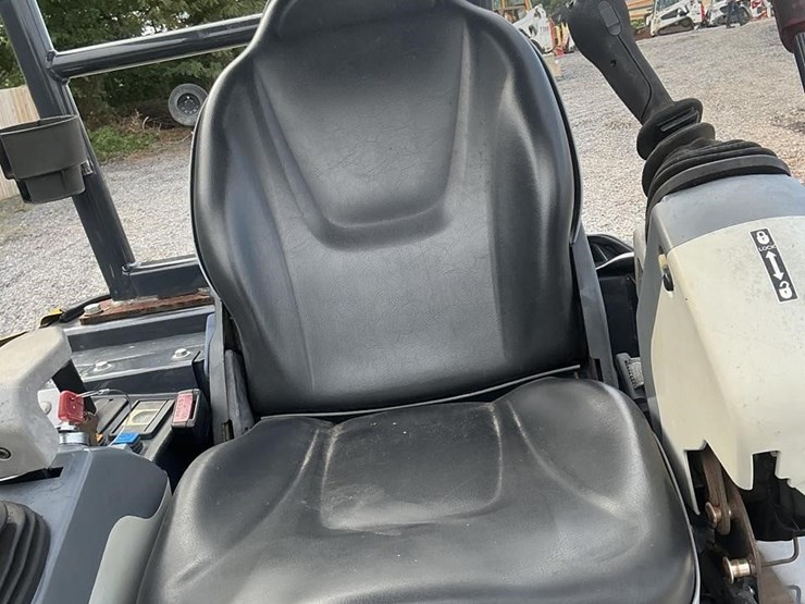 2020-deere-26g-image-13