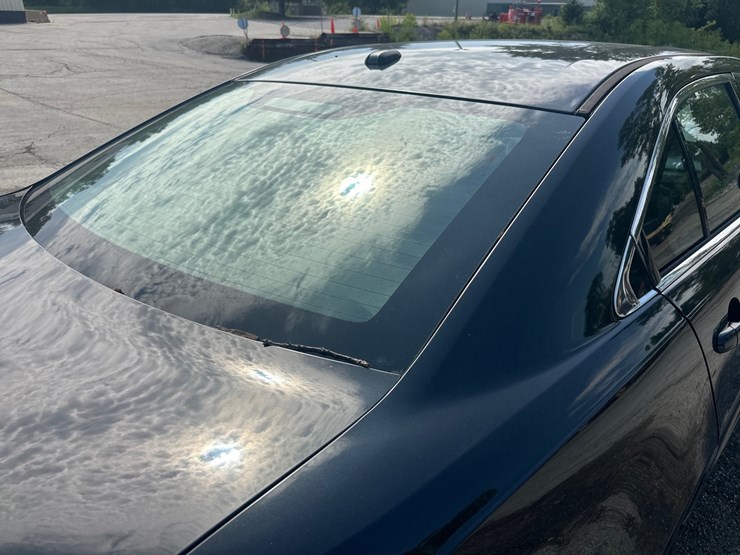 #2642-•-2013-ford-taurus-sedan-image-16