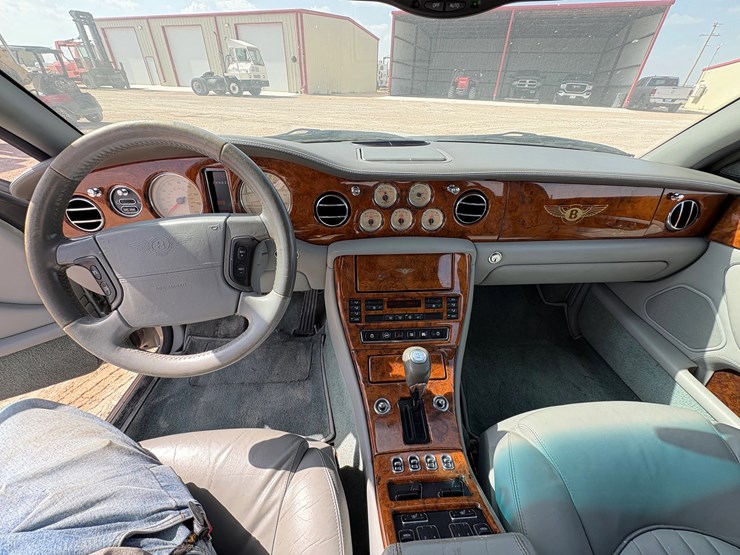 2000-bentley-arnage-red-lable-sedan-image-9