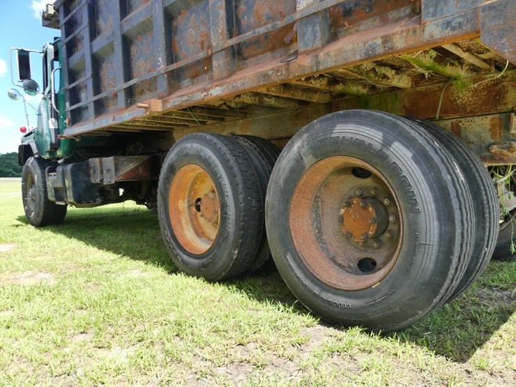 mack-dump-truck-image-7
