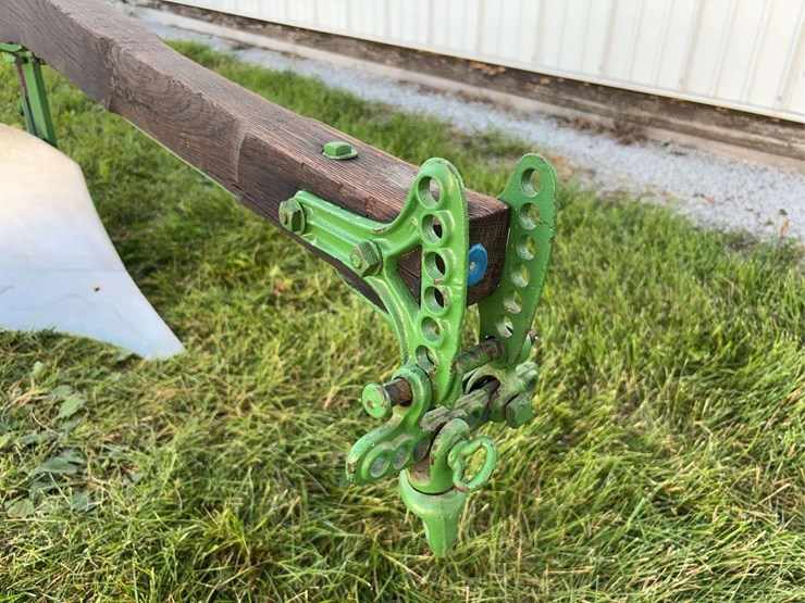 john-deere-16-image-16