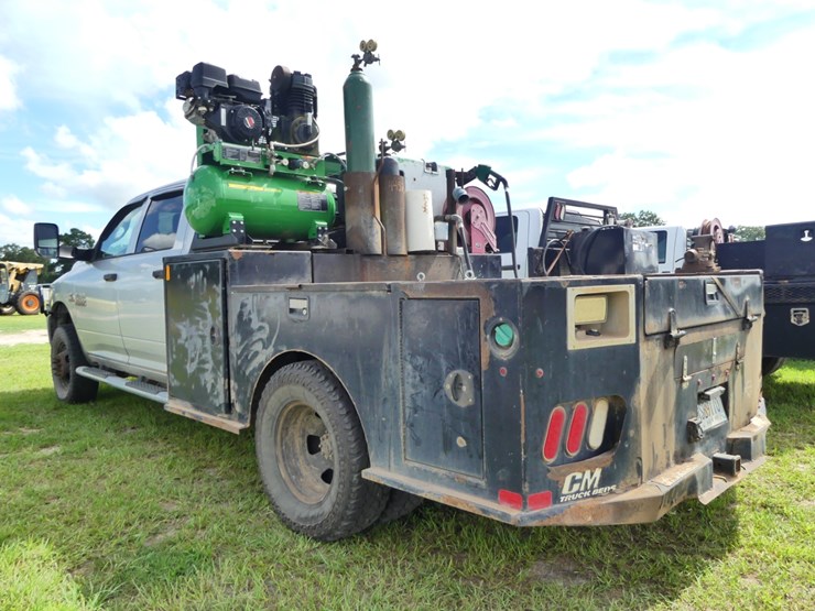 2017-dodge-ram-3500-image-4