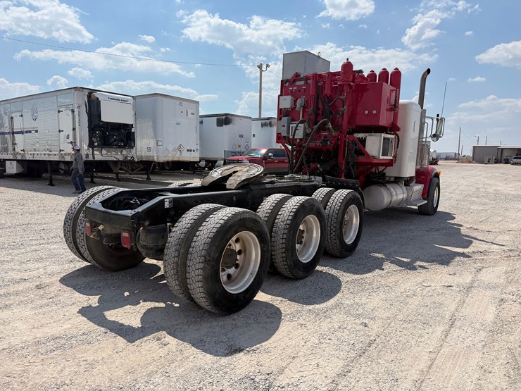 2013-peterbilt-367-image-6