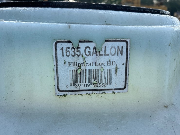 #2772-•-approx-1625-gallon-poly-tank-image-8