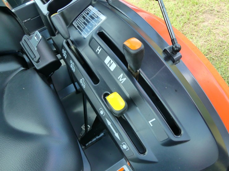 kubota-lx2620-image-13