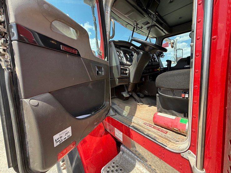 2019-kenworth-t800-image-12
