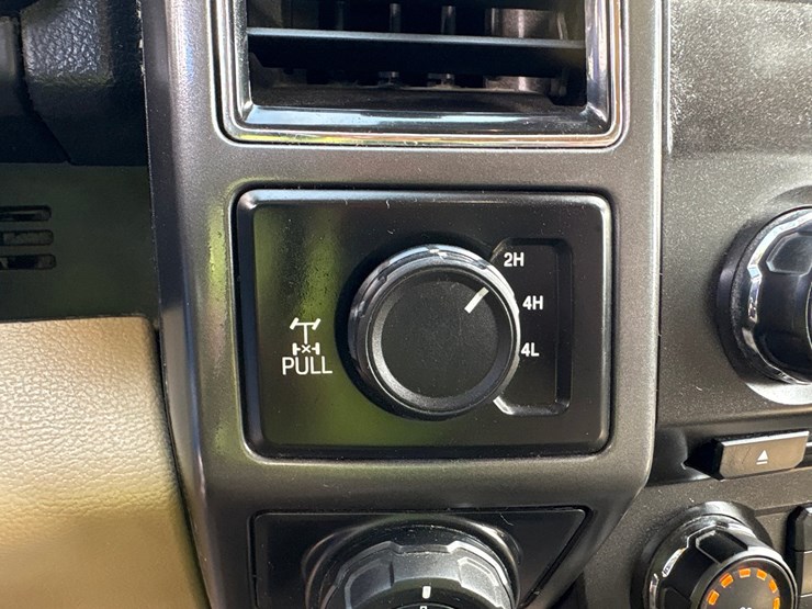 2017-ford-f150-image-57