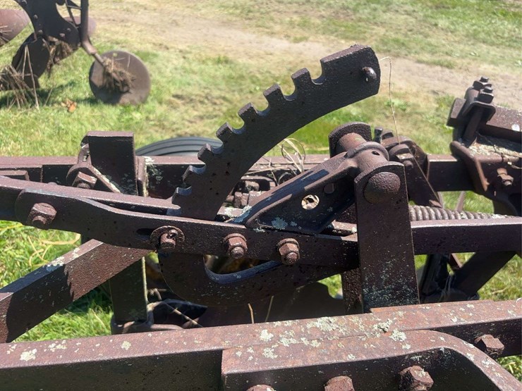 john-deere-14-image-34