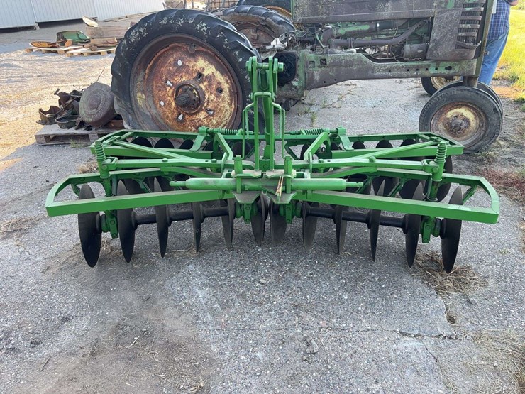 john-deere-three-point-disc-image-1