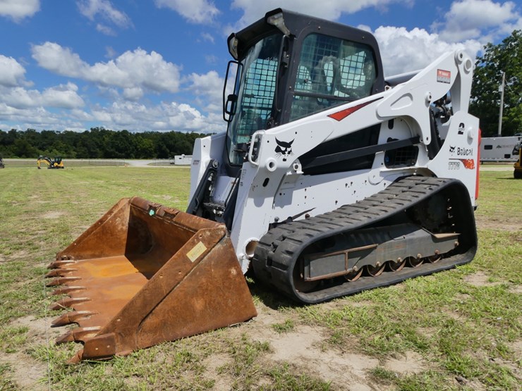 2022-bobcat-t770-image-1