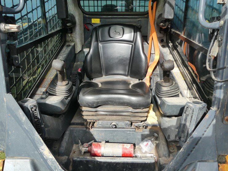 deere-333g-image-13
