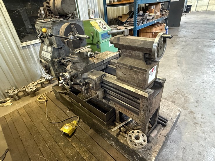 standard-modern-tool-co.-model-41570-26”x30”-bench-lathe-image-5
