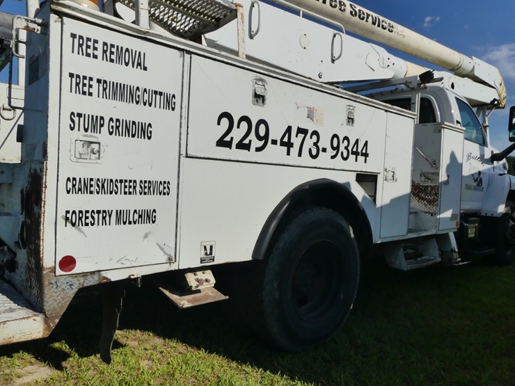 2006-chevrolet-c7500-bucket-truck-image-10