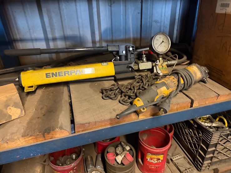(13)-shelves-w/-welding-related-tools,-wire-&-power-tools-image-19