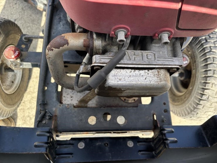 2006-craftsman-lt2000-image-25
