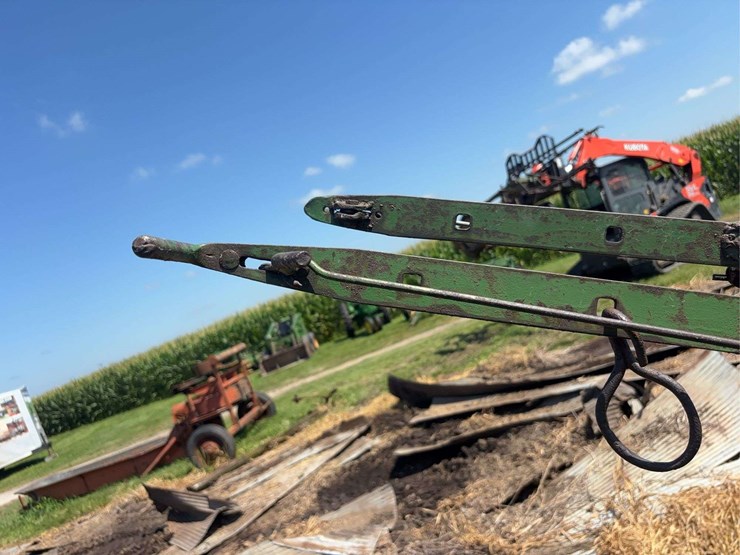 john-deere-16-image-24