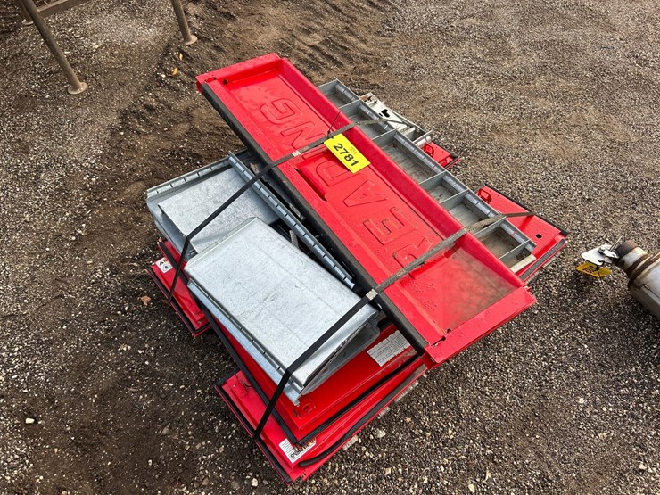 #2781-•-pallet-of-misc-service-body-parts-image-4