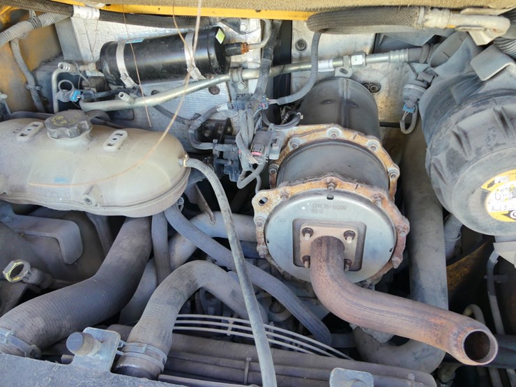 2016-deere-317g-image-10