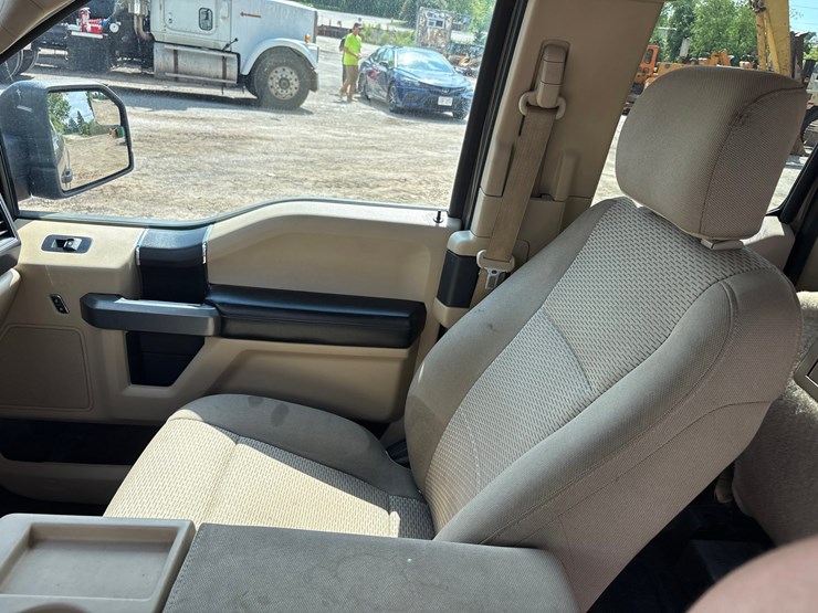 2017-ford-f150-image-65