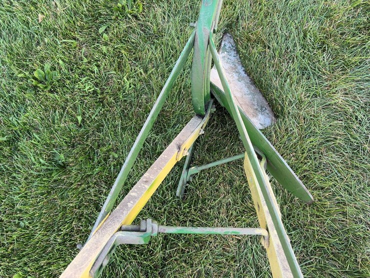 john-deere-12-image-18