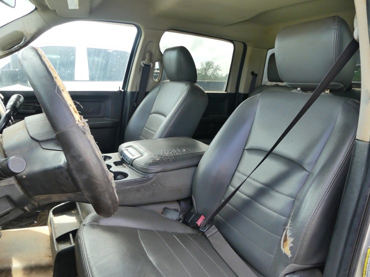 2017-dodge-ram-3500-image-14