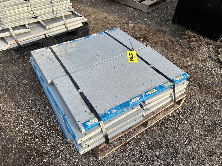 #2784-•-pallet-of-approx-18"x36"-metal-shelving-image-1