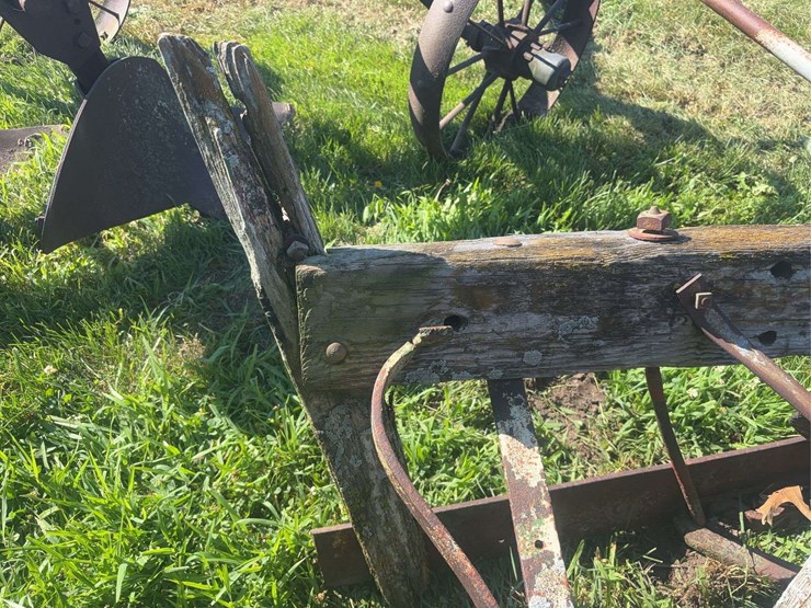26”-one-bottom-horse-drawn-plow-image-8
