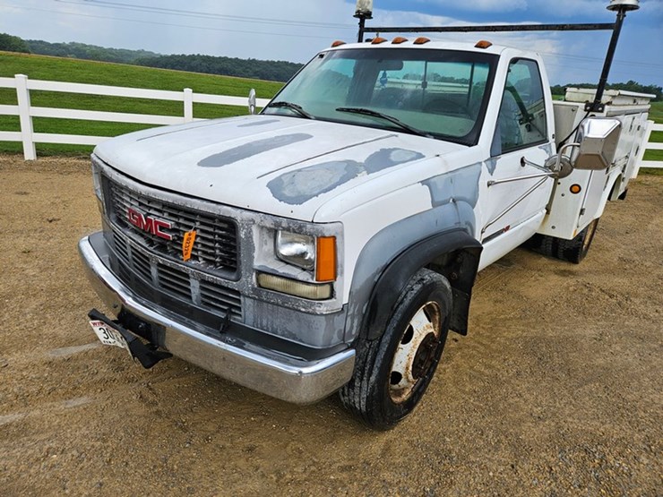 2000-gmc-3500-image-9