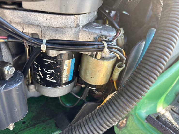 john-deere-345-image-22