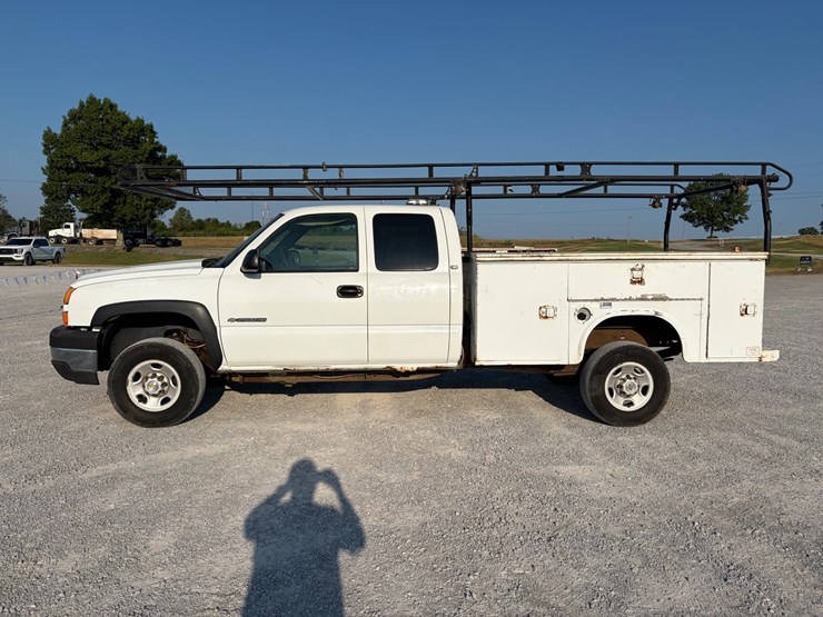 2005-chevrolet-silverado-2500hd-image-3
