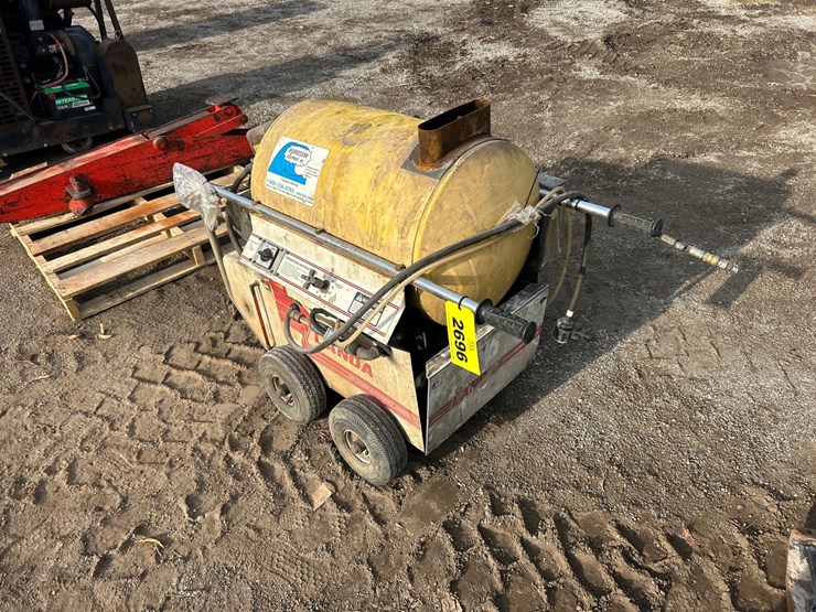 #2696-•-landa-hot-pressure-washer-image-2
