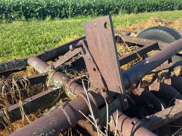john-deere-11-image-15
