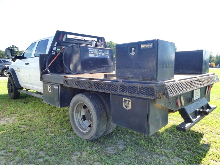 2016-dodge-ram-5500-image-4