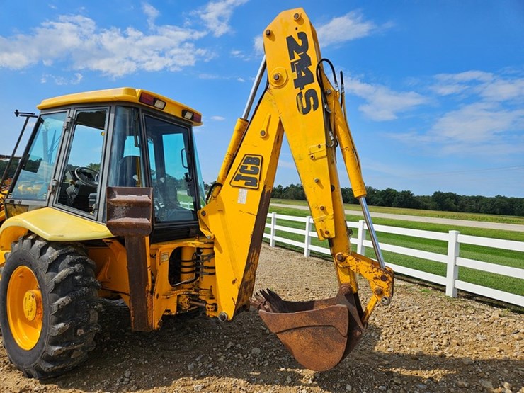 jcb-214s-image-14